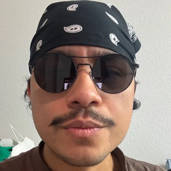 Saint Laurent Round Sunglasses - Picture 6 of 10